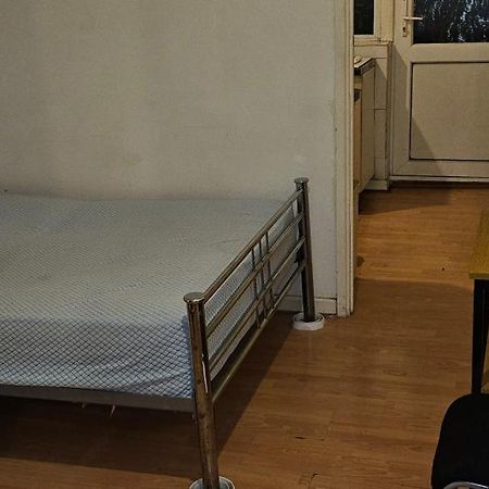 No Frills & Nothing Fancy 1 Bed Studio City Centre Cardiff Eksteriør bilde