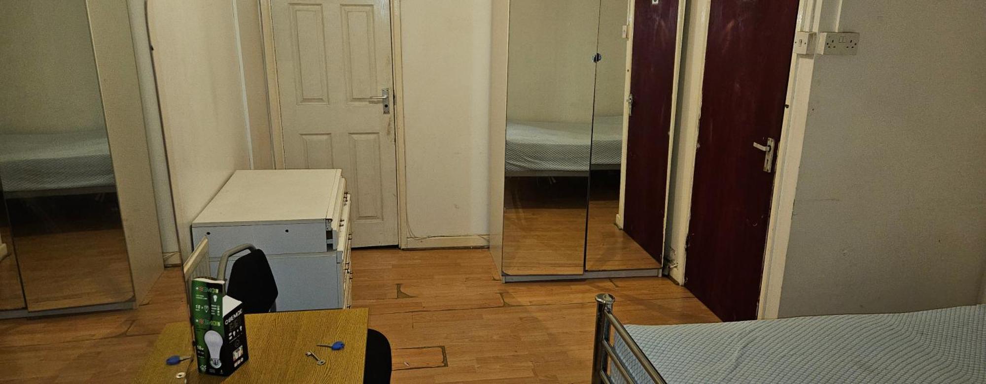 No Frills & Nothing Fancy 1 Bed Studio City Centre Cardiff Eksteriør bilde