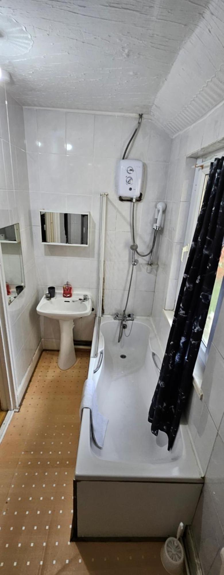 No Frills & Nothing Fancy 1 Bed Studio City Centre Cardiff Eksteriør bilde